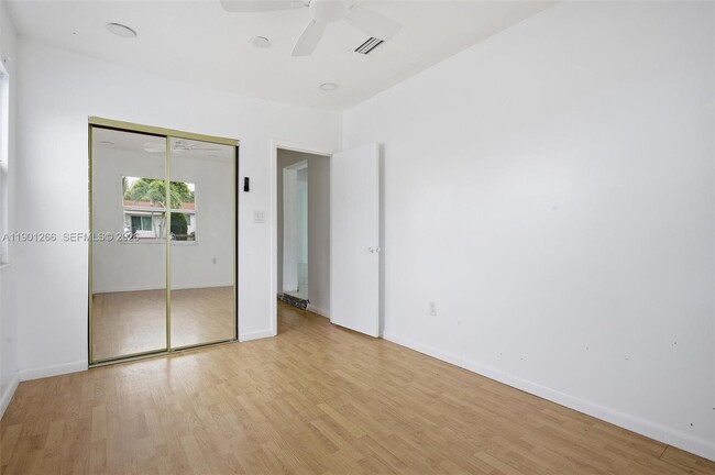 Building Photo - 2280 SW 43rd Ave