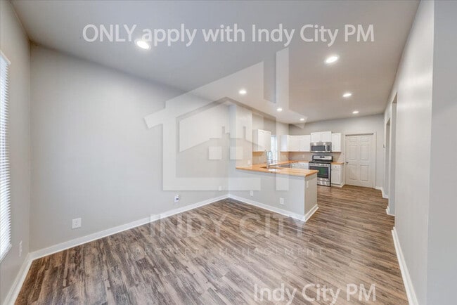 Building Photo - 117 N Riley Ave