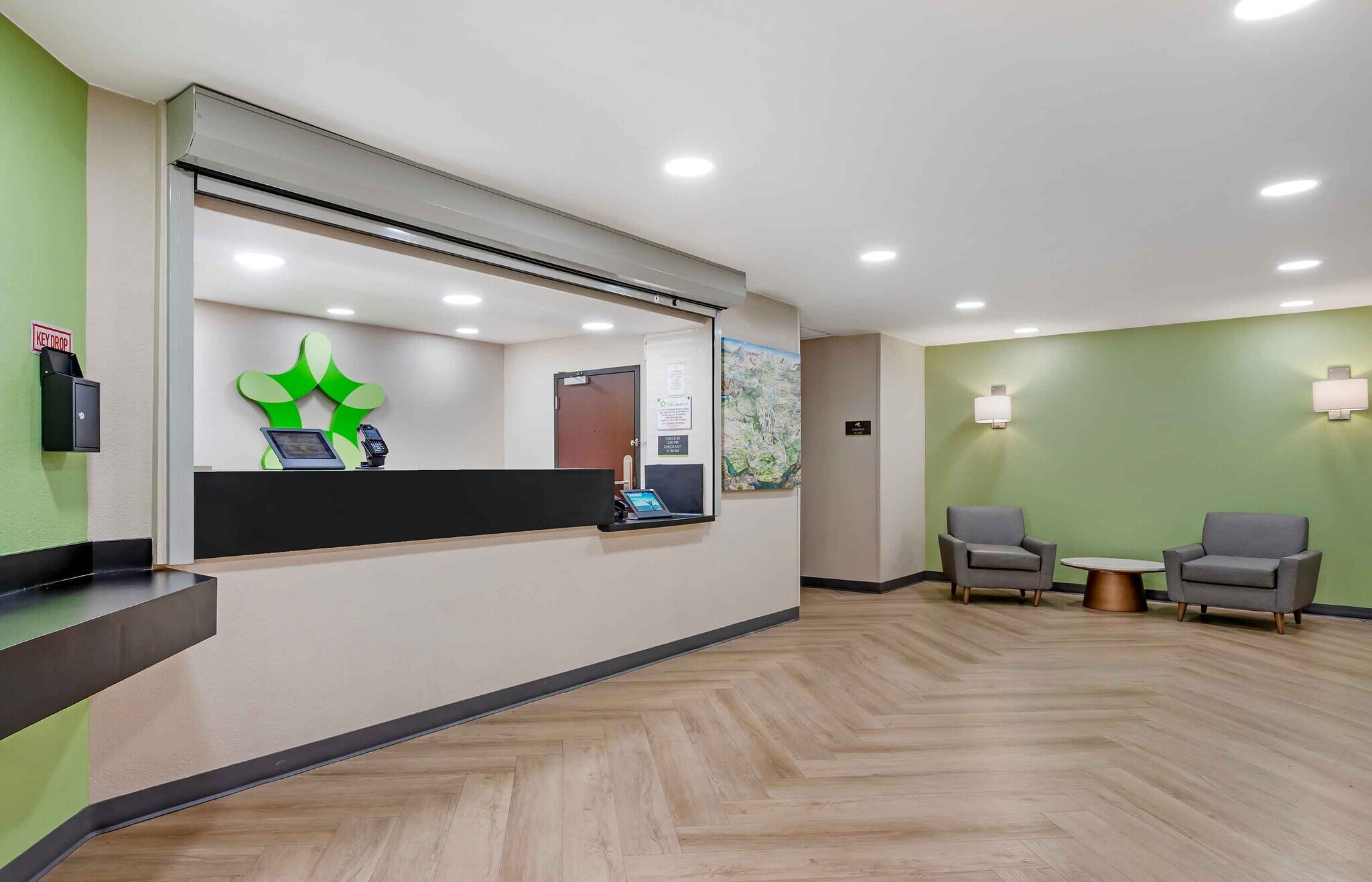 Building Photo - Furnished Studio-Tampa - Airport - Spruce Street