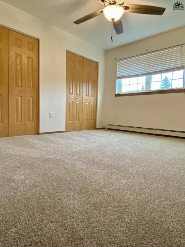 Building Photo - 1427 Garay St