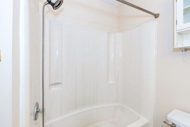 Building Photo - Ready to Rent