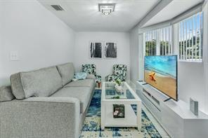 Building Photo - Southwest 4th Street, Hallandale Beach, FL 33009 - 3 BR 2 BA single-family home