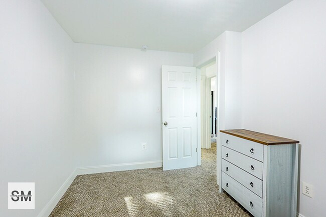 Building Photo - 9615 51st Ave