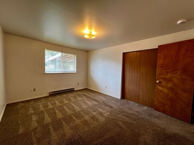 Building Photo - 4802 Bonnie Ln