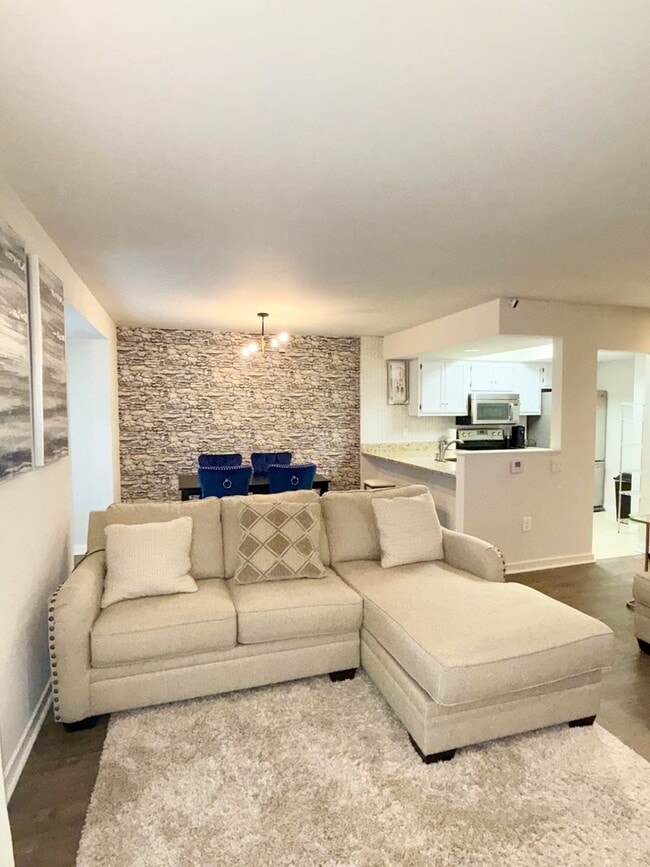 Building Photo - Modern Comfort in Sought-After Gaithersburg