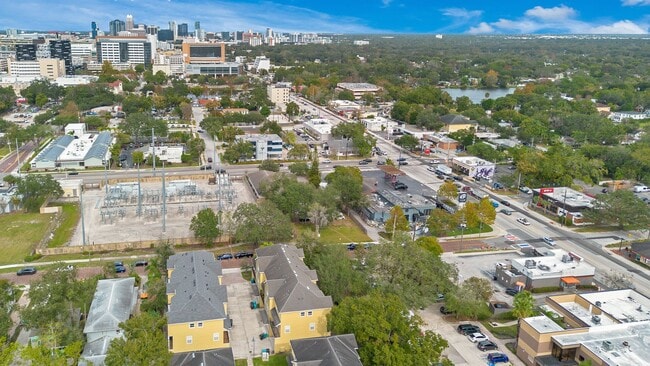 Building Photo - 28 W Esther St