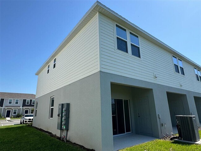 Building Photo - 3133 Skyline Lp