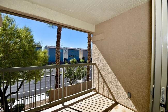 Building Photo - Cozy 1 Bedroom Condo 2nd Floor At Coronado...