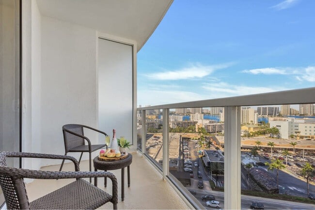 Building Photo - 18001 Collins Ave