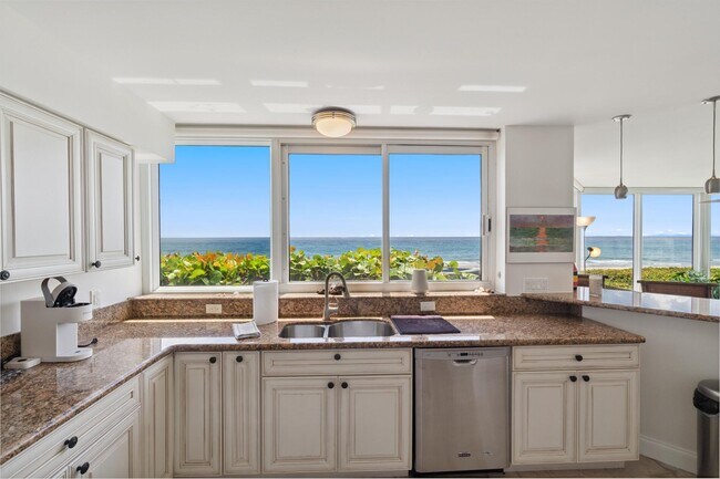 Building Photo - 2565 S Ocean Blvd