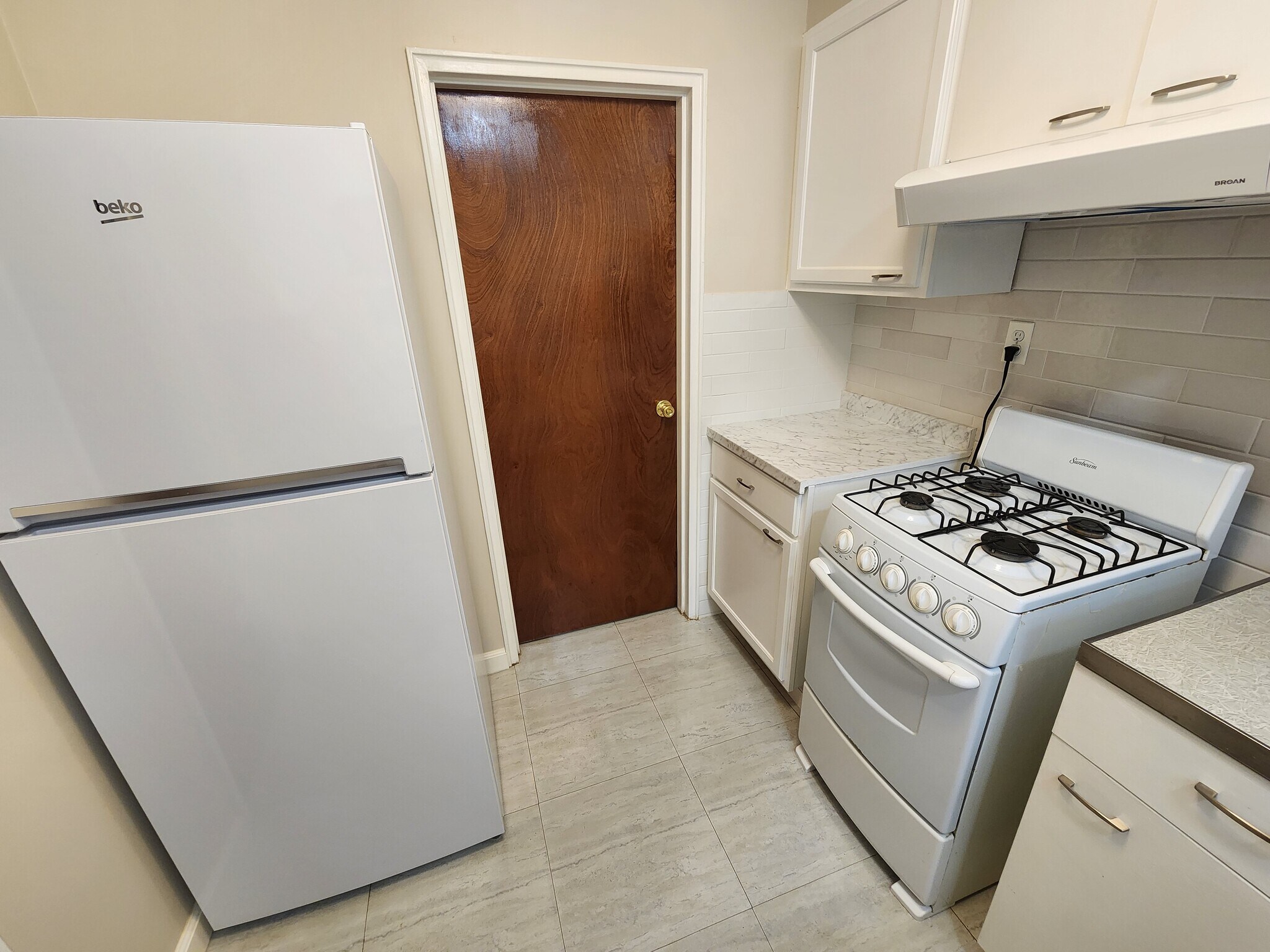 Building Photo - 49 Howard Ave