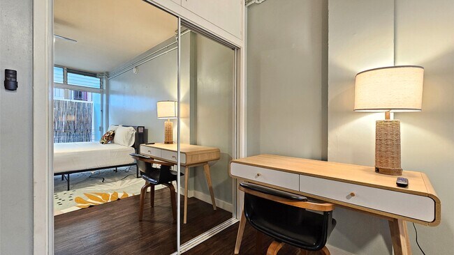 Building Photo - 432 Nmhana St