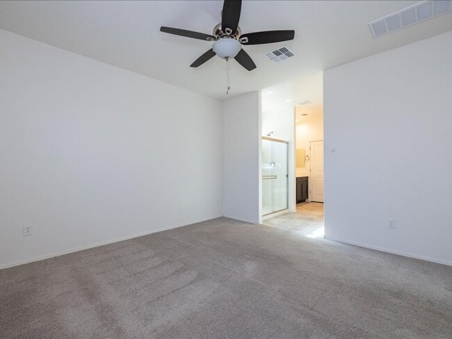 Building Photo - Modern Comfort Meets Community Living – 3 Bed, 2 Bath Beauty with Resort-Style Amenities!