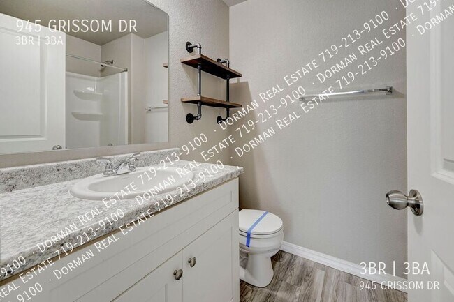 Building Photo - 945 Grissom Dr.