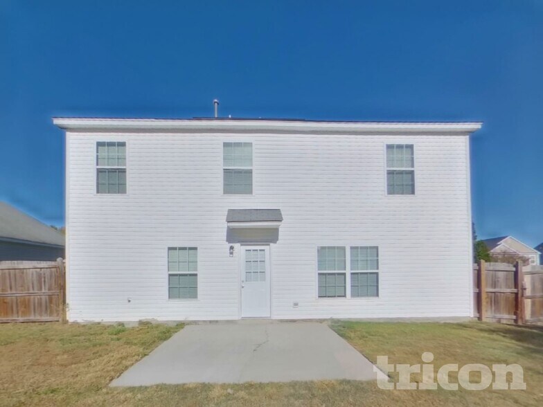 Building Photo - 228 Summer Park Rd