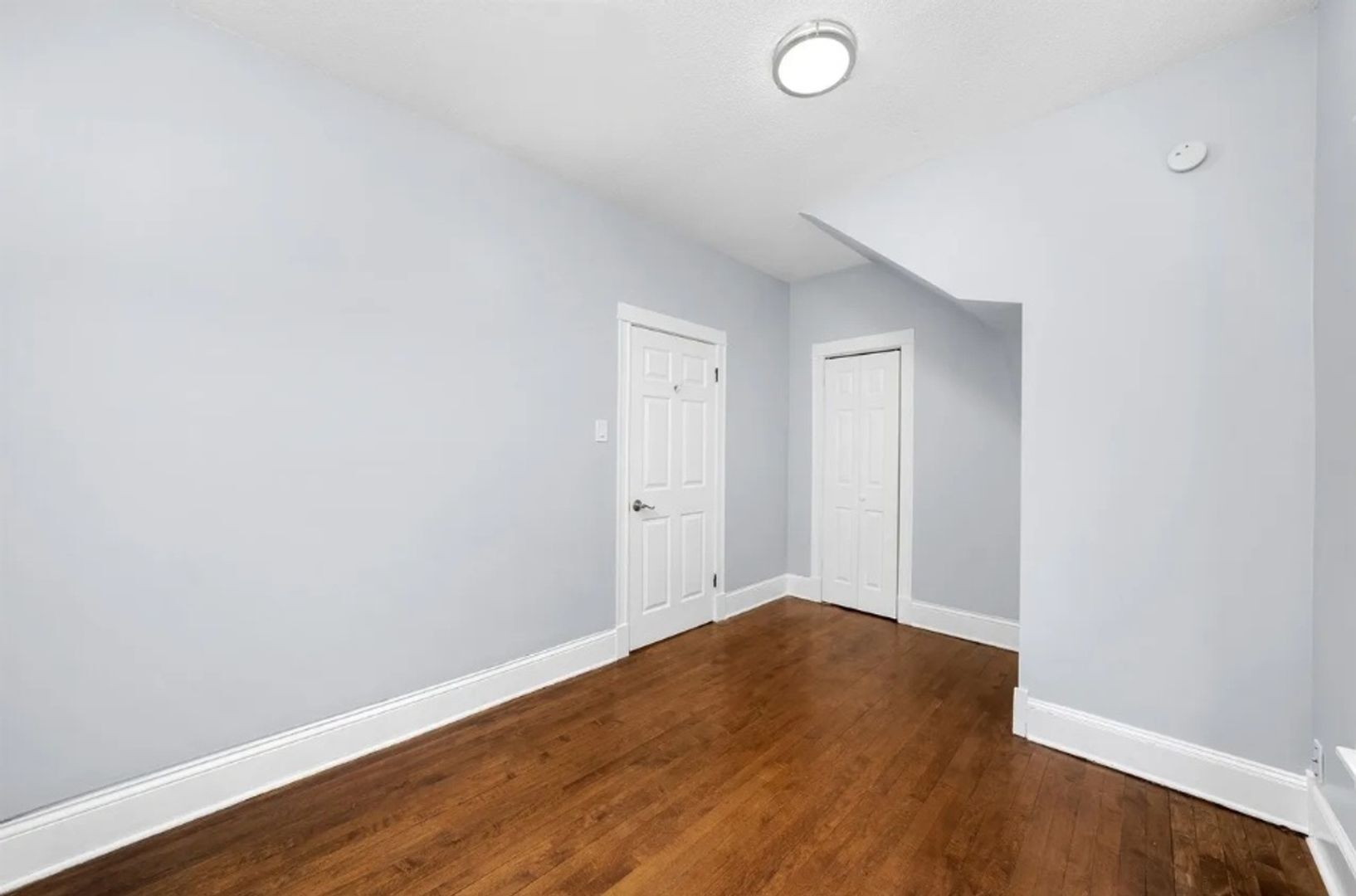 Building Photo - 2411 S 56th Ct