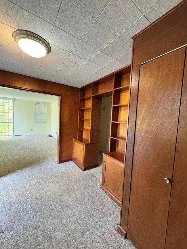 Building Photo - 84-88-88 E Main St