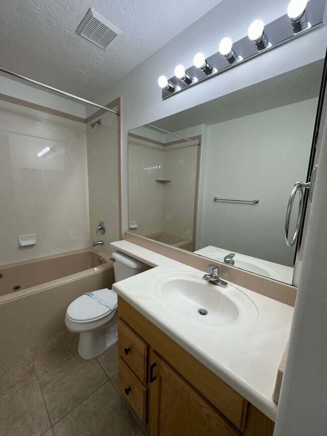 Building Photo - 1026 W 1360 S
