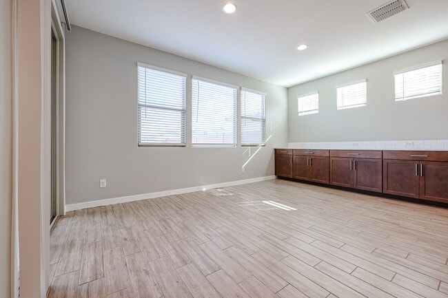 Building Photo - Available August 7th! Gated Community 4 Bedroom 3 Bathroom Home!