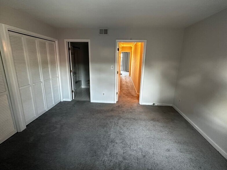 Building Photo - 90 Helmsman Way