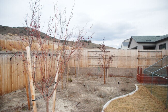 Building Photo - Beautiful Toll Brothers 3BR, 3Bath, 2Car Home in South Reno