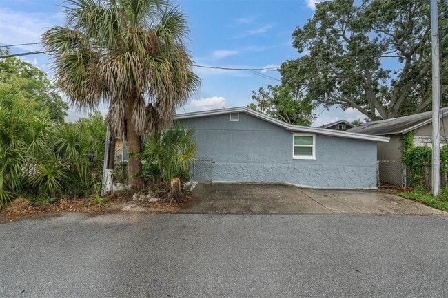 Primary Photo - 423 N Ring Ave