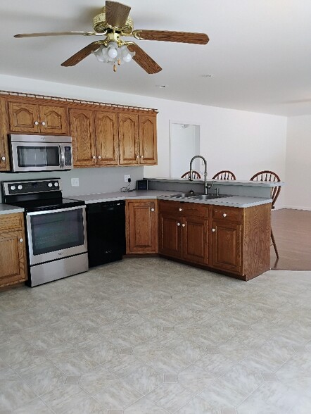 Building Photo - 140 Flintville Rd