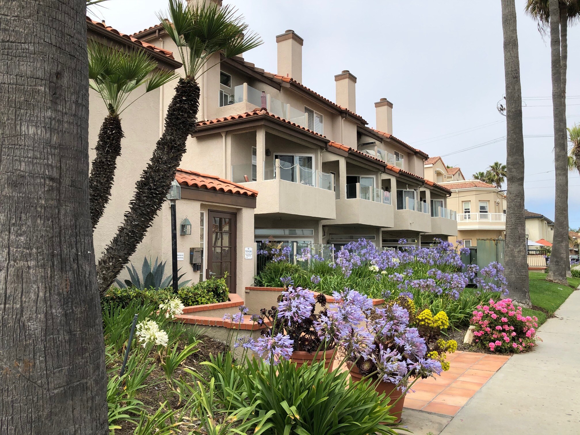 Secured Main gate 3 steps to FURNISHED vacation condo - 1400 Pacific Coast Hwy