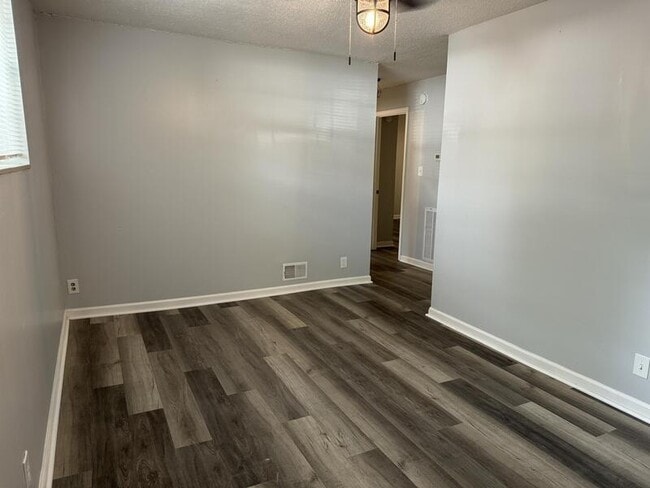 Building Photo - 118 Walsh Ln