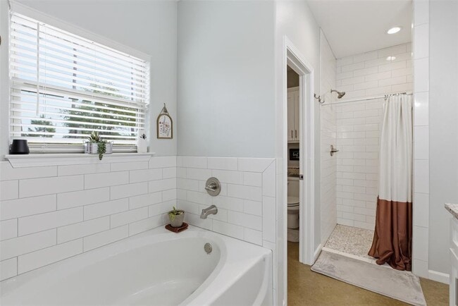 Building Photo - 152 Spring Hollow Trail