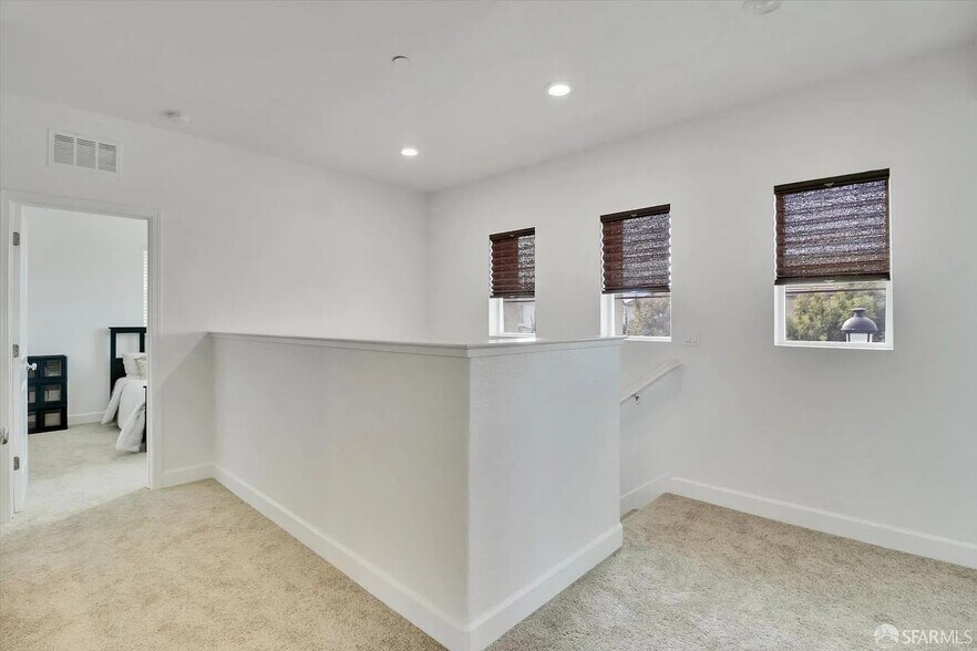 Building Photo - 2210 Salice Way