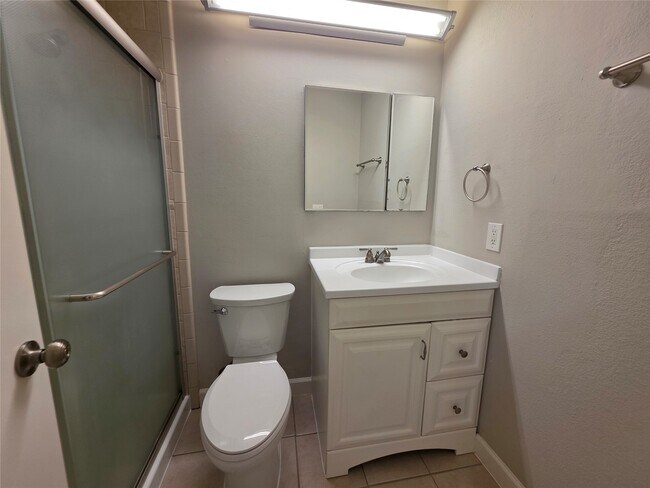 Building Photo - 3127 E Heatherock Cir