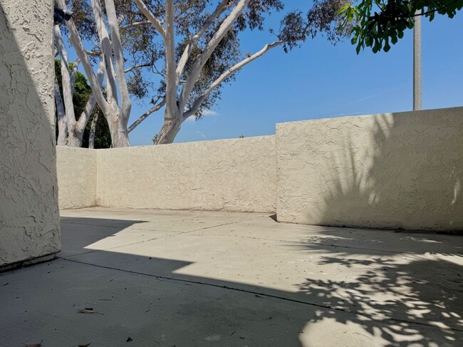 Building Photo - 110 Casuda Canyon Dr