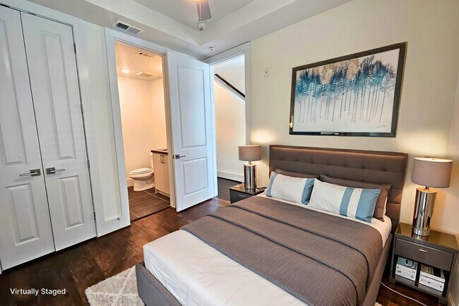 Building Photo - 2401 Crawford St