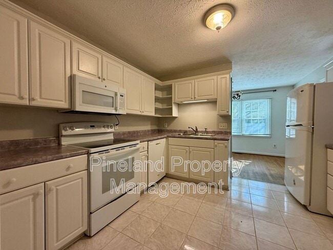 Building Photo - 1521 Paisley Ave