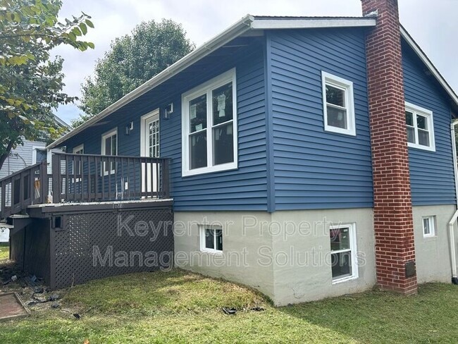 Building Photo - 421 N Charlotte Ave
