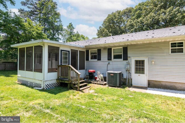 Building Photo - 44 Lexington Dr