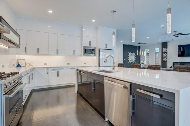 Building Photo - 5017 Milam St