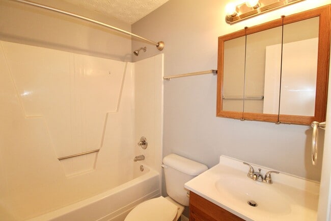 Building Photo - 1330 Hunters Rd