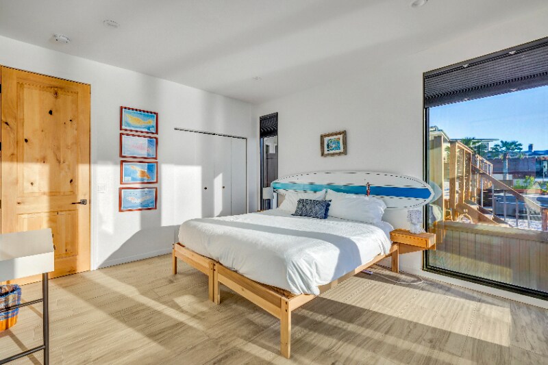 Building Photo - 1686 Neptune Ave