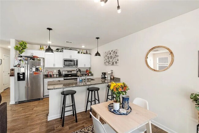 Building Photo - 511 Oakmont Valley Trl