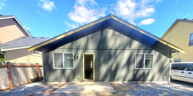 Building Photo - 18824 18th Ave E