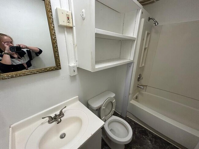 Building Photo - 110 S Blair St