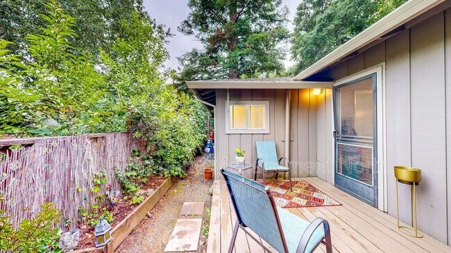 Building Photo - 4634 Bridle Trail