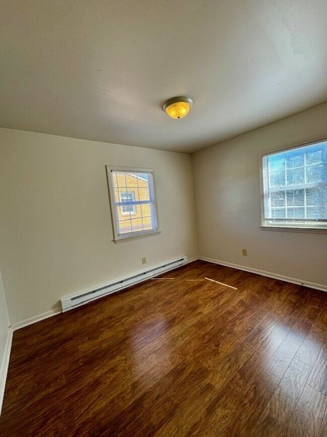 Building Photo - Two Bedroom Apartment for Rent