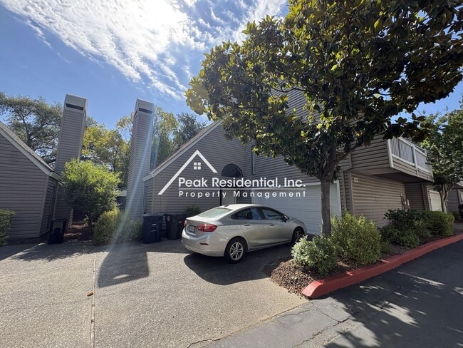 Building Photo - Spacious Citrus Heights 3bd/2.5ba Condo!