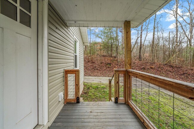 Building Photo - Harriman 37748 - Charming 2-bedroom, 1.5-bathroom Home nestled on 3.8 acres of woods - Contact Ch...