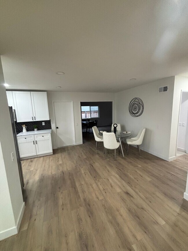 Building Photo - Remodeled 3 bedroom with PAID solar