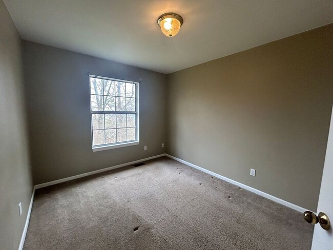Building Photo - 281 Bay Pointe Dr