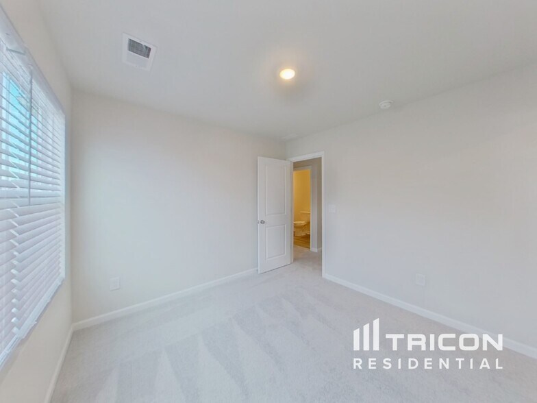 Building Photo - 4030 Rustling Grass Trl